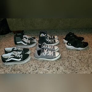 Boys Shoe Bundle Converse/Under Armor/Vans Size 1 (5 pairs)
